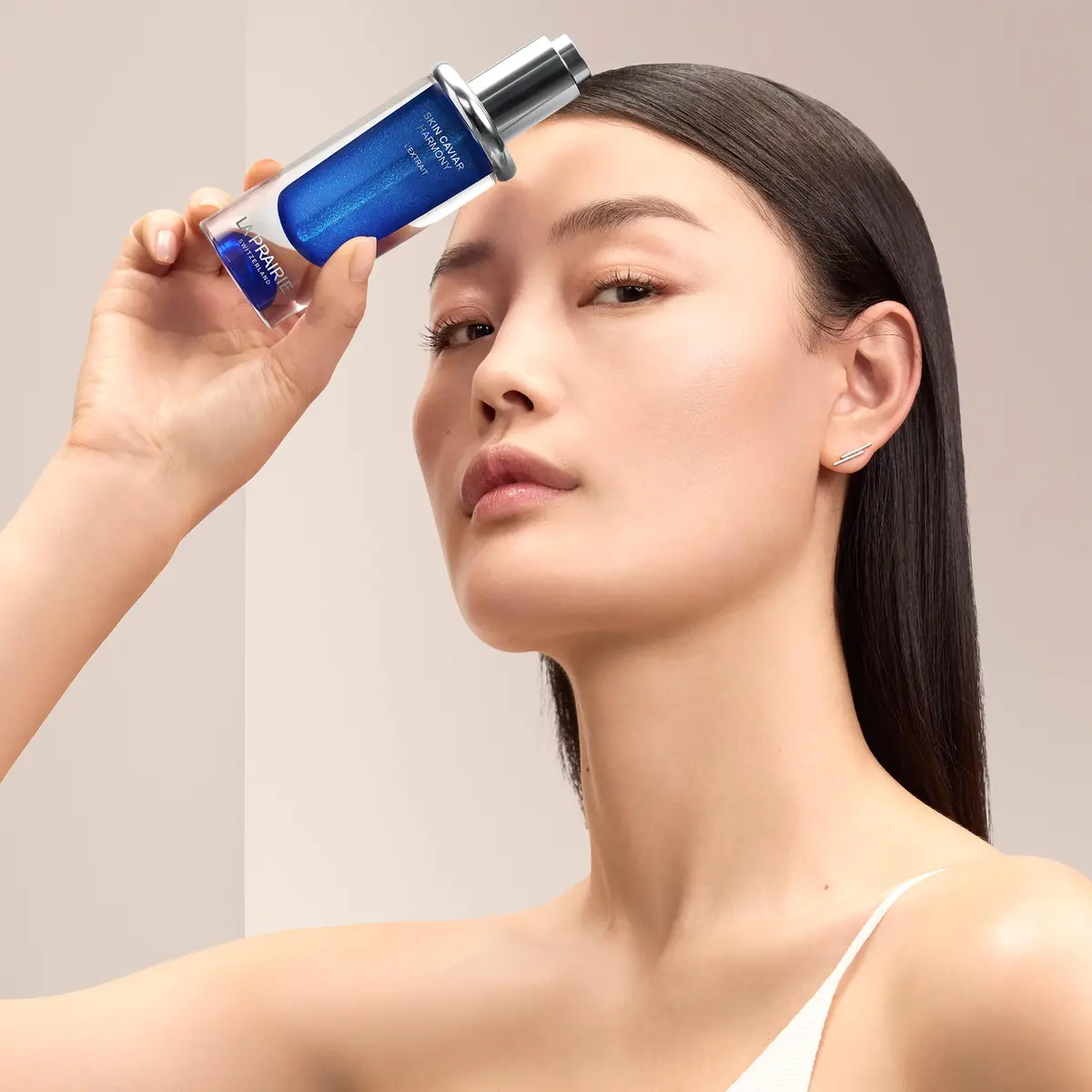 La Prairie Skin Caviar Harmony L'Extrait 1 Fl Oz | Restores Facial Volume & Resculpts Contours - view 5