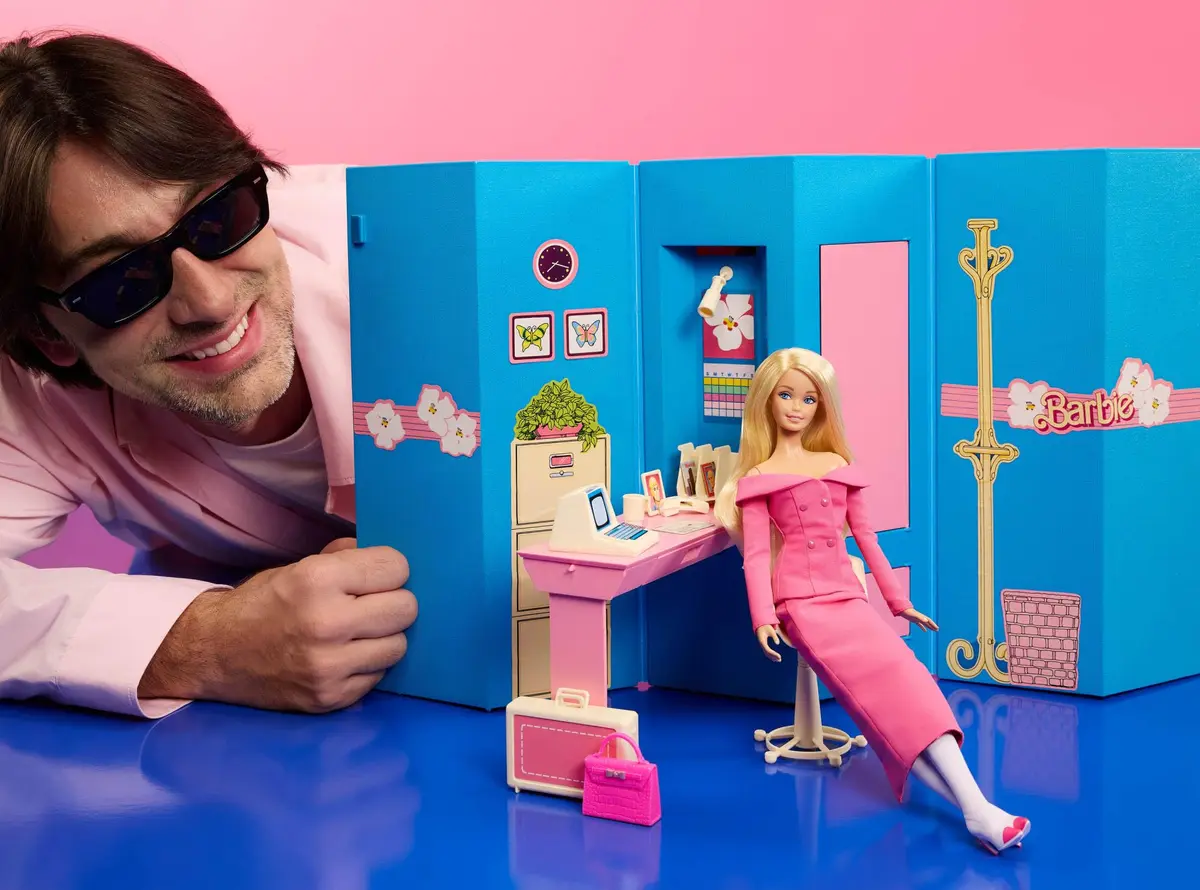 Barbie Signature Styled by Andrew Mukamal Collectible Doll 32cm (12.6in) | Fashion Stylist Inspired Toy Figure - view 2