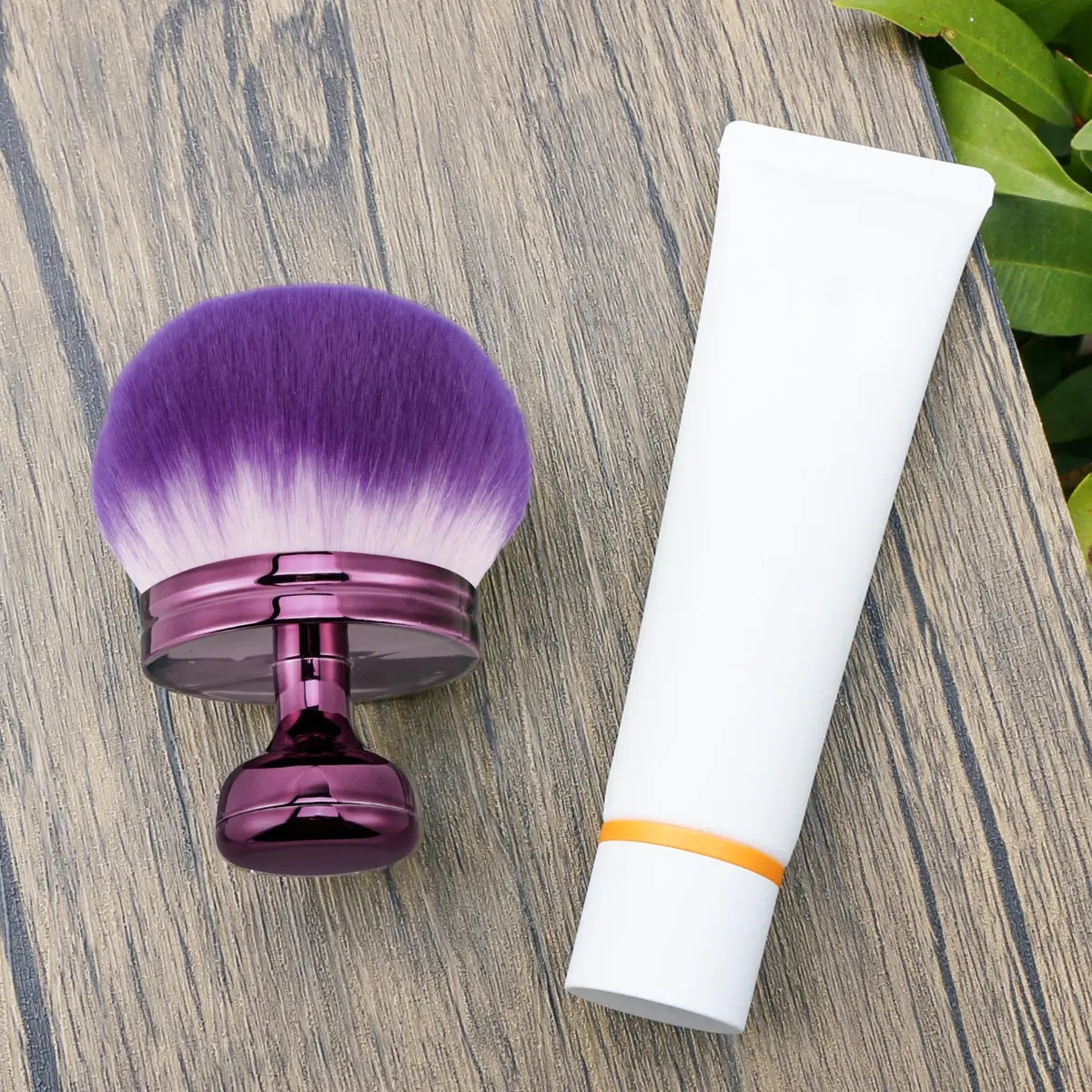BABYSHEEP Blend & Blur 3.0 inch Round Head Large Body Makeup Brush | Flawless Self-Tanning & Body Application - view 6