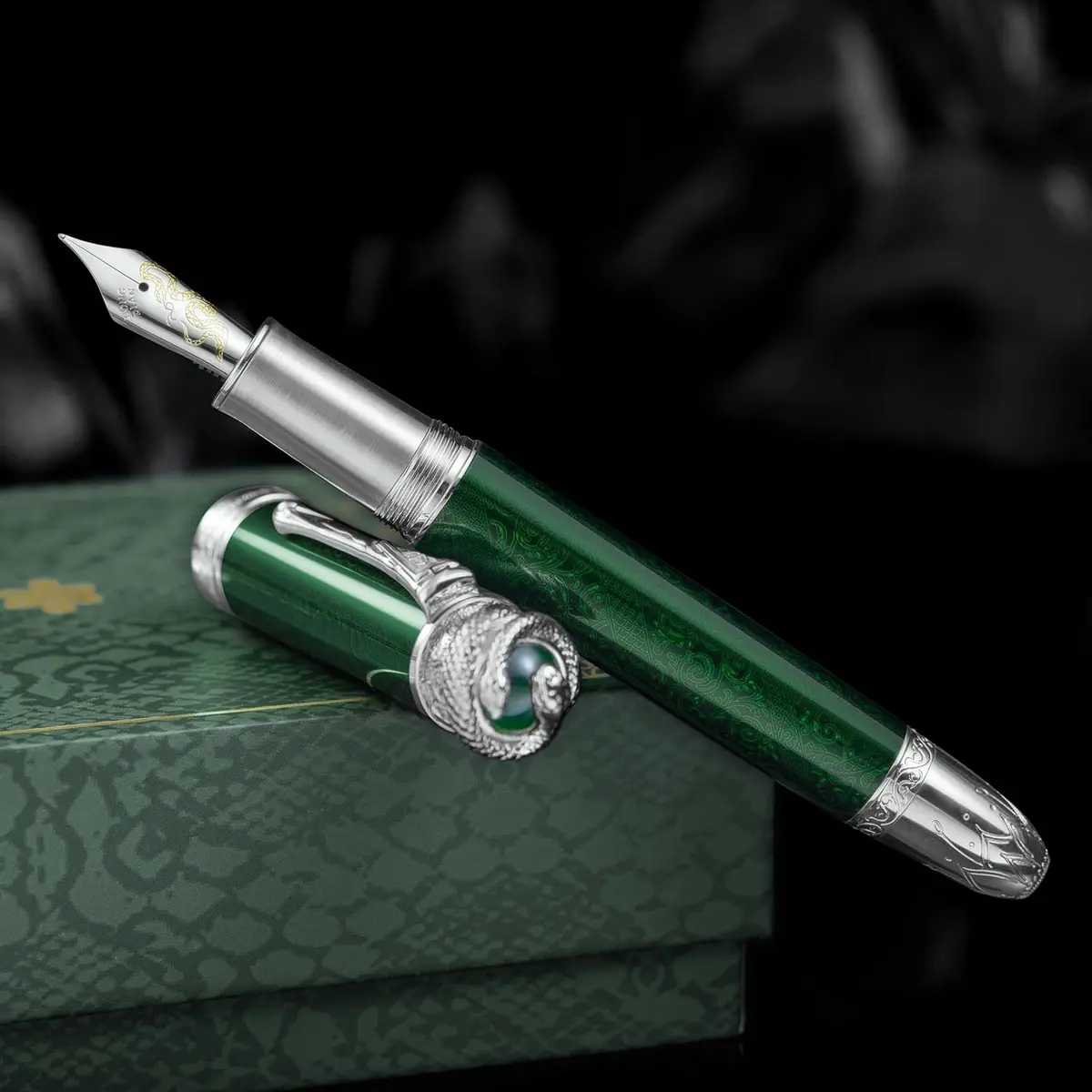 HONG DIAN N25 Fountain Pen Extra Fine Nib Snake Carving | Emerald Green - view 7