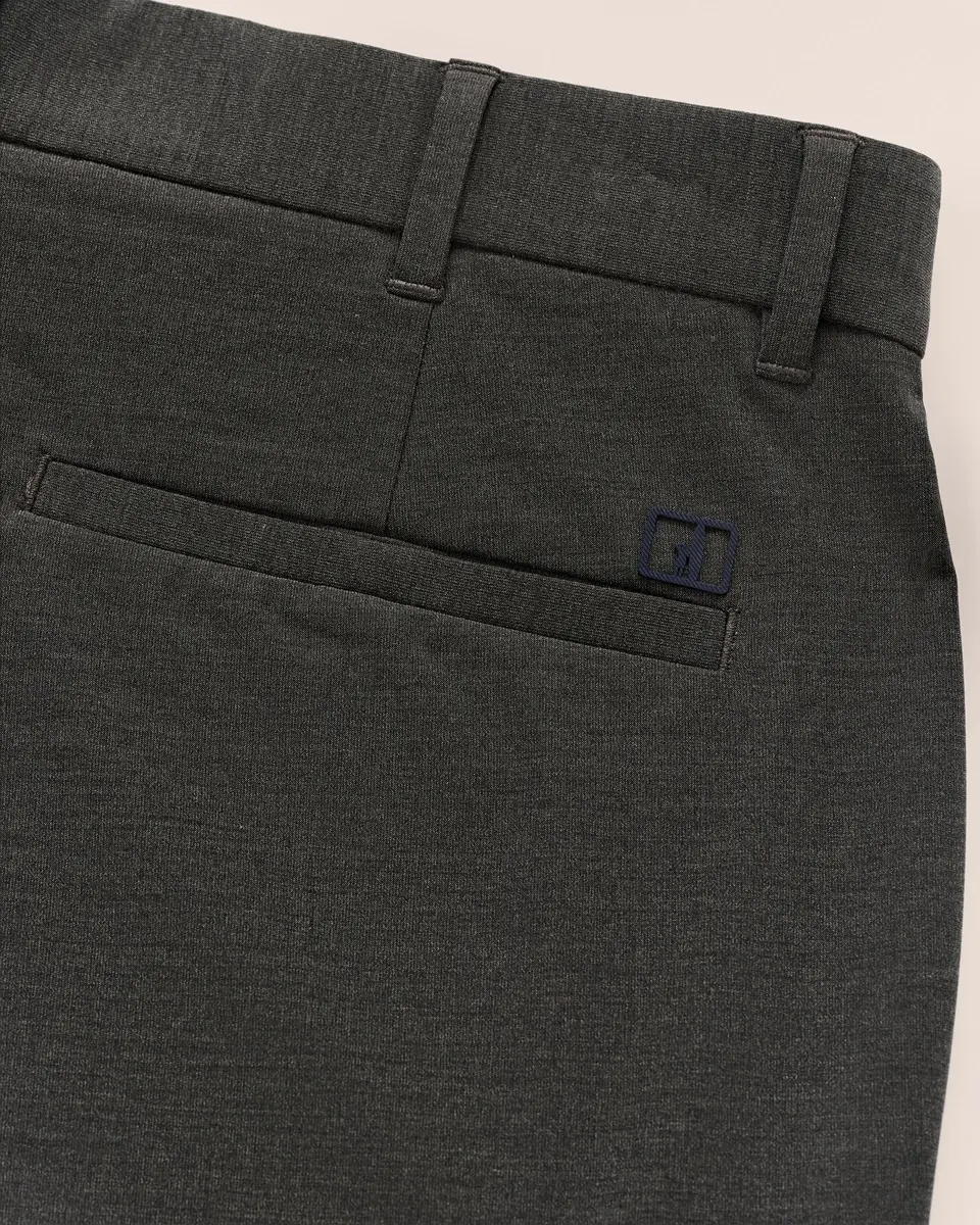 johnnie-O Mulligan Performance Shorts Black / 40 | Premium Golf Shorts with Magnetic Pockets & Tucked Waist - view 5