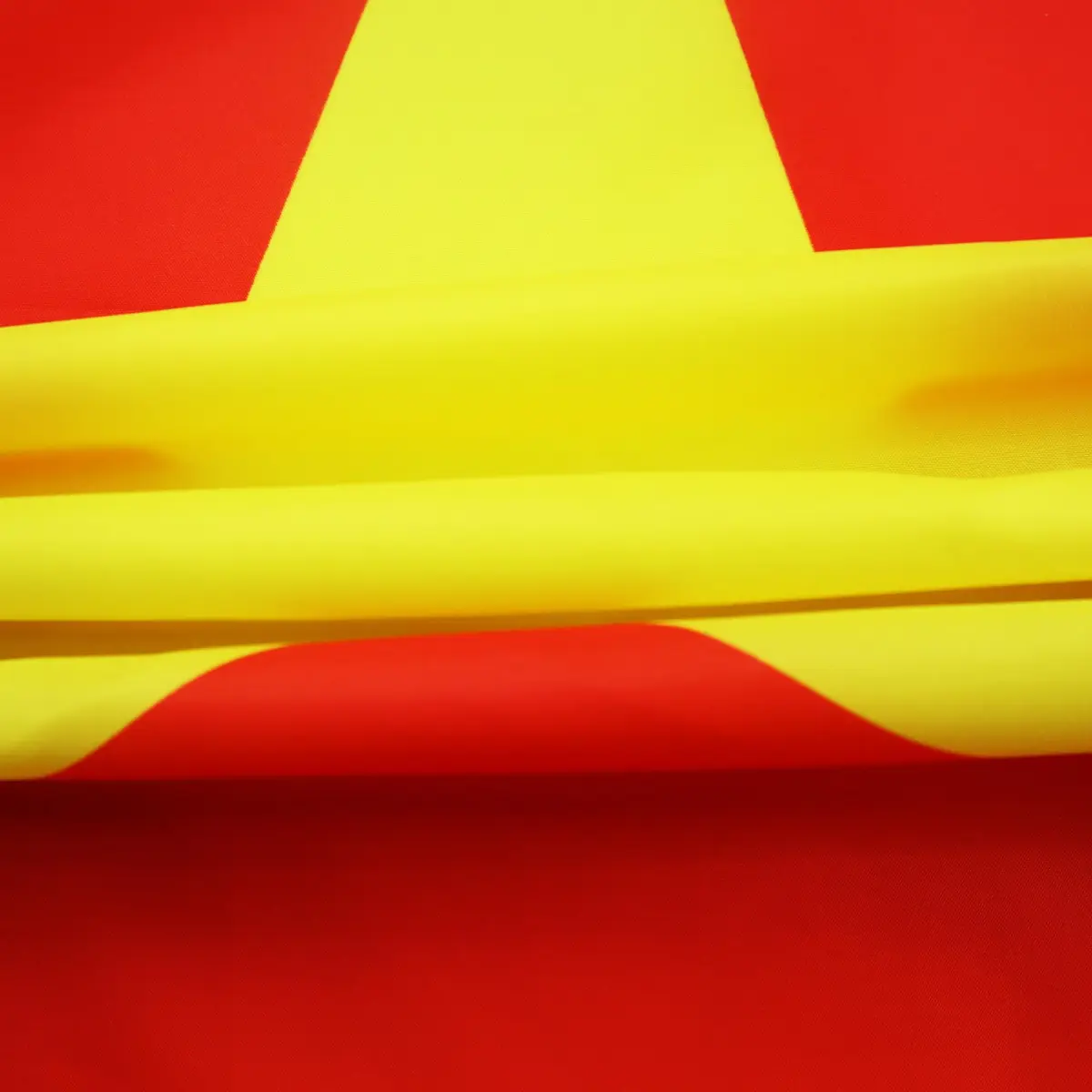 AZ FLAG Vietnam Flag 150x90 cm | Lightweight Polyester for Indoor & Outdoor Use - view 2