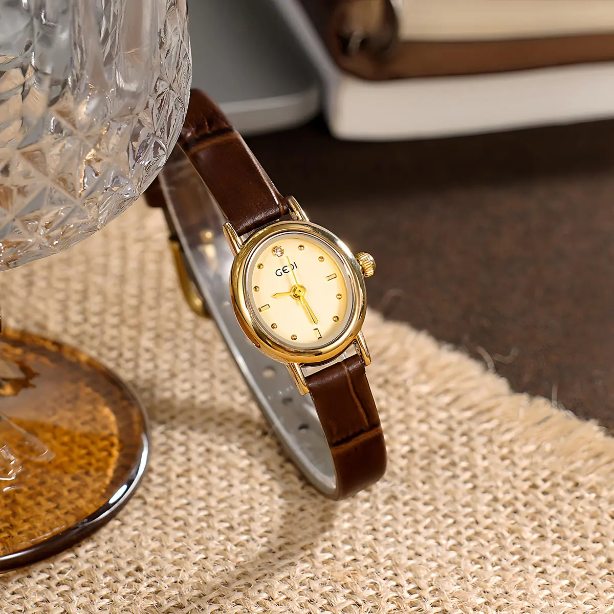 Gosasa Women's Retro Leather Strap Watch 18mm Dial | Elegant Vintage Dress Accessory - view 3