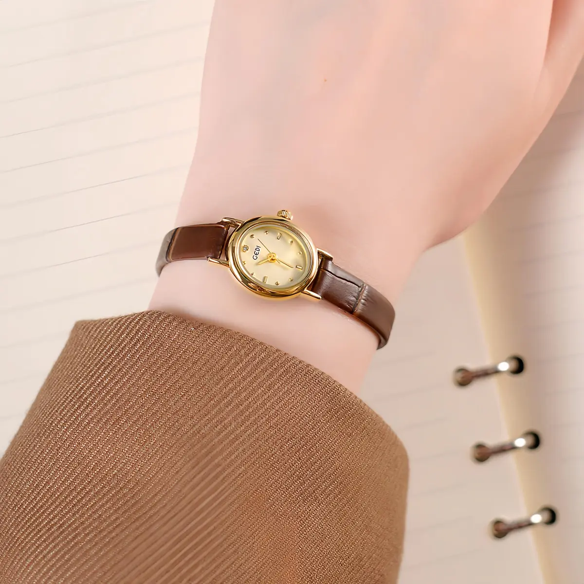 Gosasa Women's Retro Leather Strap Watch 18mm Dial | Elegant Vintage Dress Accessory - view 4
