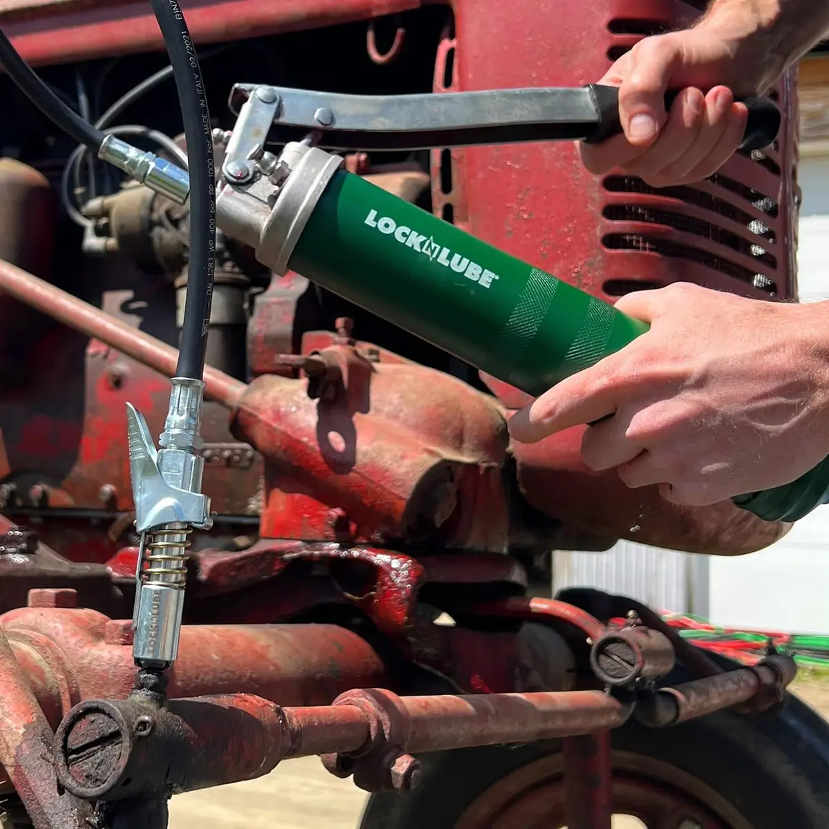 LockNLube Locking Grease Coupler 1/8" NPT 10,000 PSI | Heavy Duty Universal Grease Gun Tip - view 7