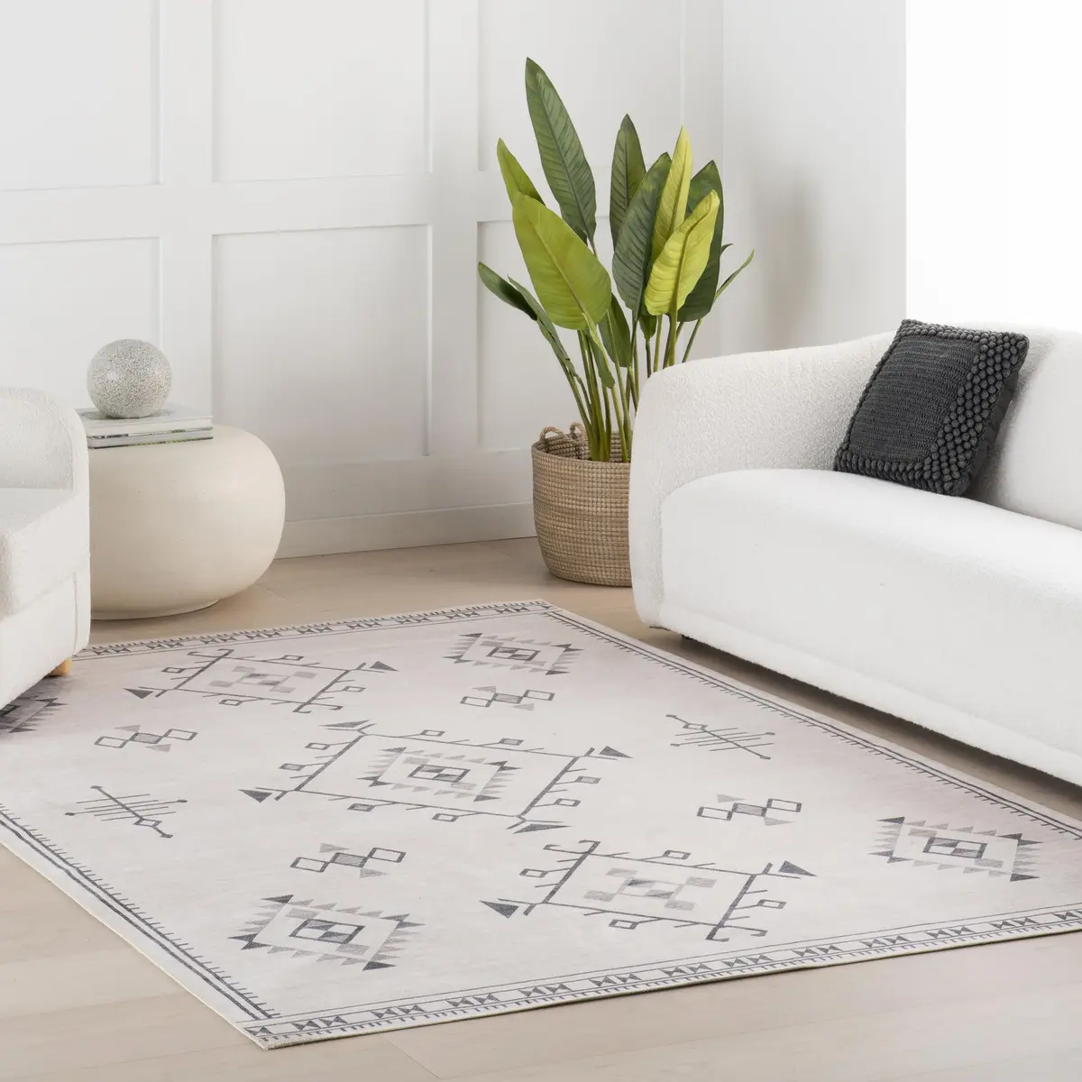 nuLOOM Shenai Medallion 4' x 6' Cream Area Rug | Machine Washable & Stain-Resistant - main product image