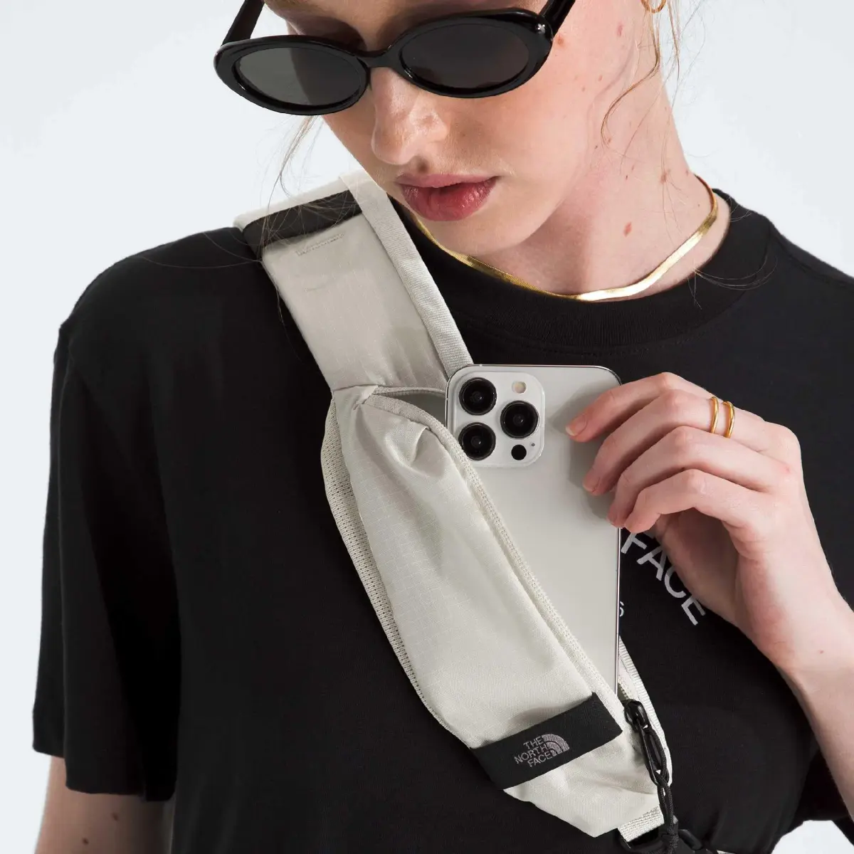 The North Face Borealis Sling Bag 6L in White Dune/Tnf Black - One Size | Padded Strap, Water-Repellent - view 4