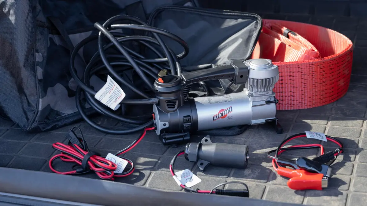 AirLift 16188 Digital Portable Compressor | 120 PSI, 1.97 CFM, Digital Pressure Gauge, Auto Shutoff, Silver - view 9