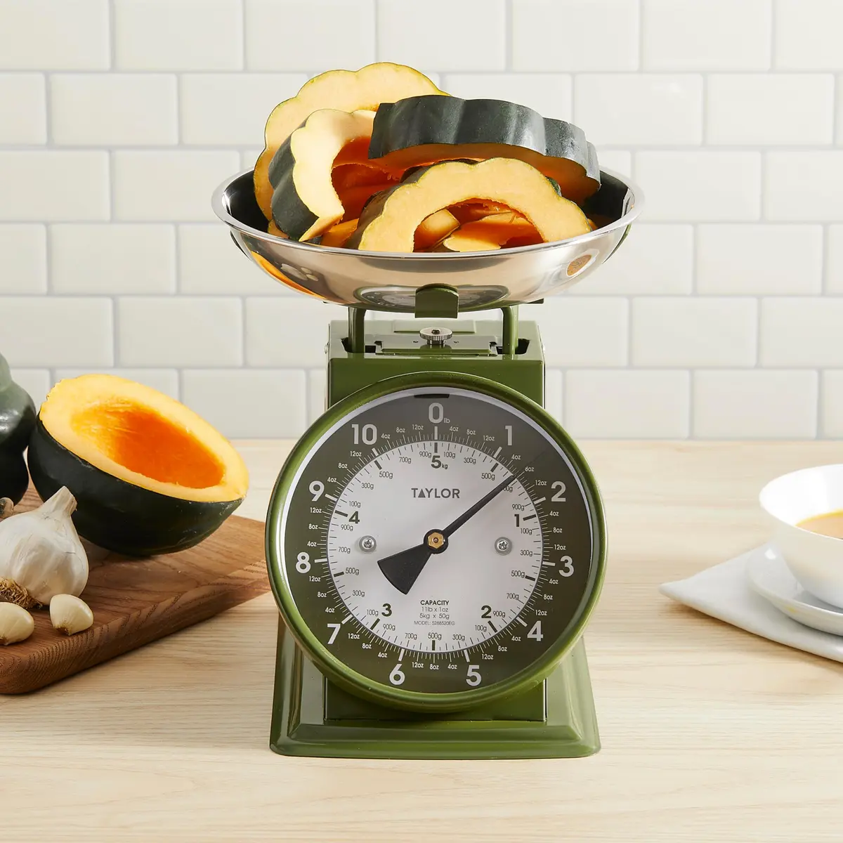 Taylor Vintage Mechanical Kitchen Scale 5 kg (11 lb) | Evergreen Analog Dial - view 6