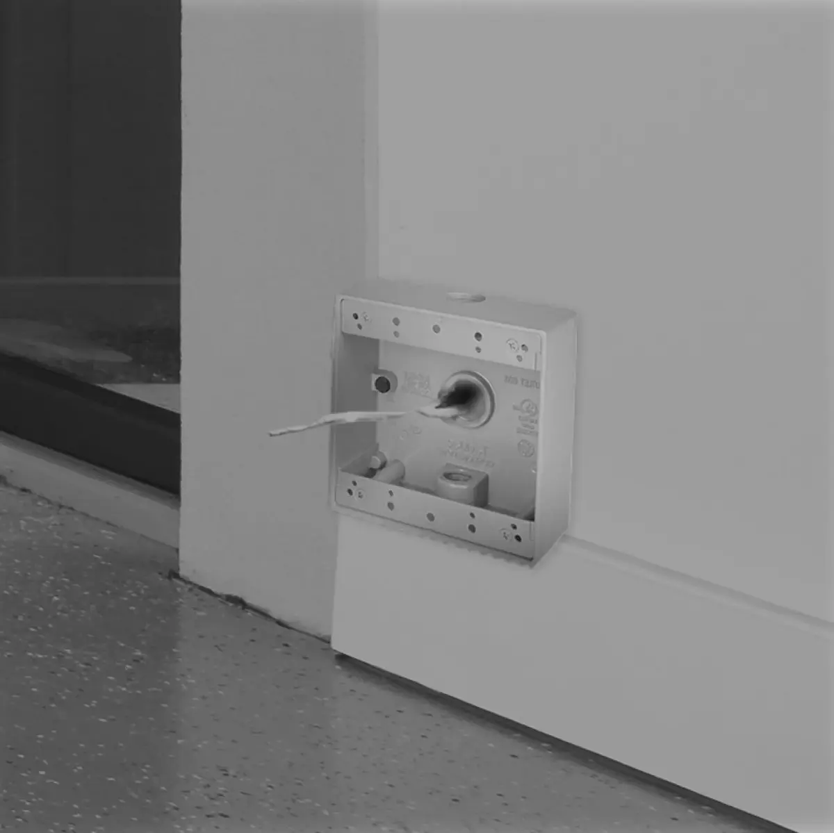 TayMac DB375WH 2-Gang Weatherproof Box 3/4-Inch Outlets White 9-Pack | NEMA Compliant Die Cast Metal - view 2