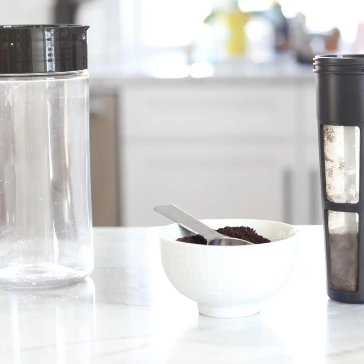 Takeya Deluxe Cold Brew Coffee Maker 2 qt (757 ml) Pack of 4 | Shatter-Proof Tritan Pitcher with Airtight Lid & Fine-Mesh Filter - view 8