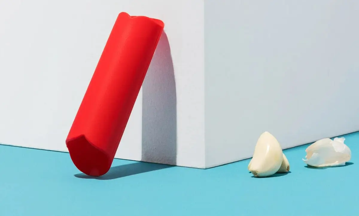 Zyliss Silicone Garlic Peeler Tube Roller for Easy Garlic Skin Removal | Dishwasher Safe & Durable - view 6