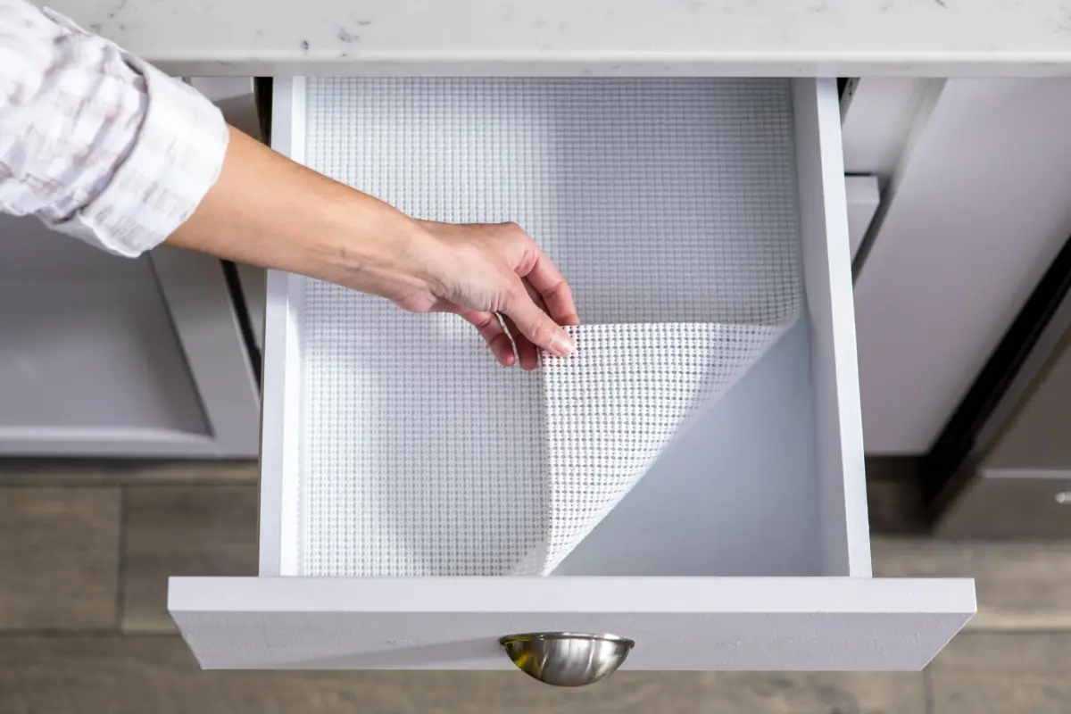 Duck Select Grip Shelf Liner Black 288in (731.5cm) | Non-Adhesive, Machine Washable, Non-Slip - view 3
