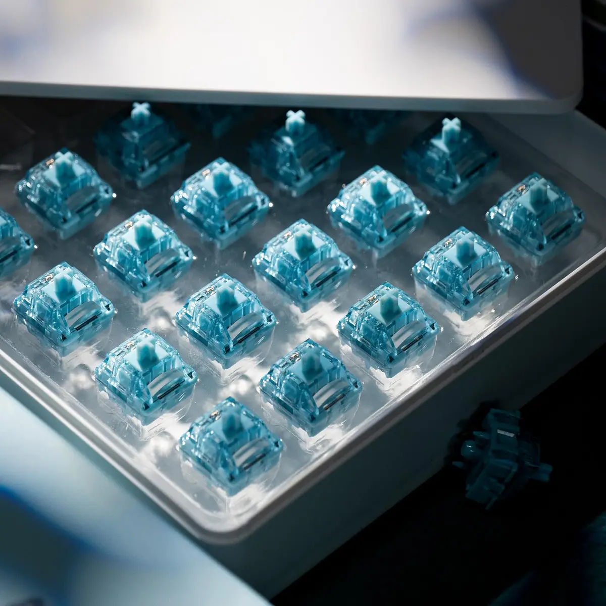 Akko V5 Creamy Blue Mechanical Keyboard Switches (45pcs) | Tactile Feel with Deep 'Thocky' Sound - view 6
