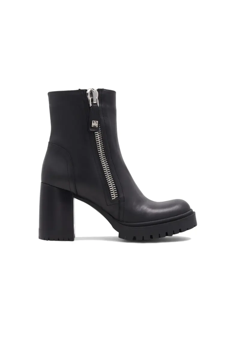 Aquatalia Emma Water-Resistant Leather Bootie 9.5 US | Thermal Lining & 3.5" Block Heel - view 2
