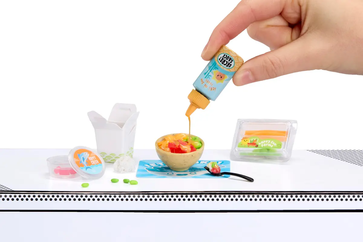 MGA's Miniverse Make It Mini Café Series 6 or Series 7 | DIY Mini Food Mystery Capsule Ages 8+ - view 4
