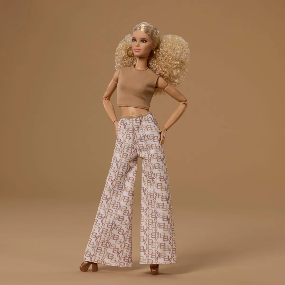 Barbie Basics Model Collector Doll 07 | Timeless Wardrobe & Poseable Body (12.6 inches) - view 2