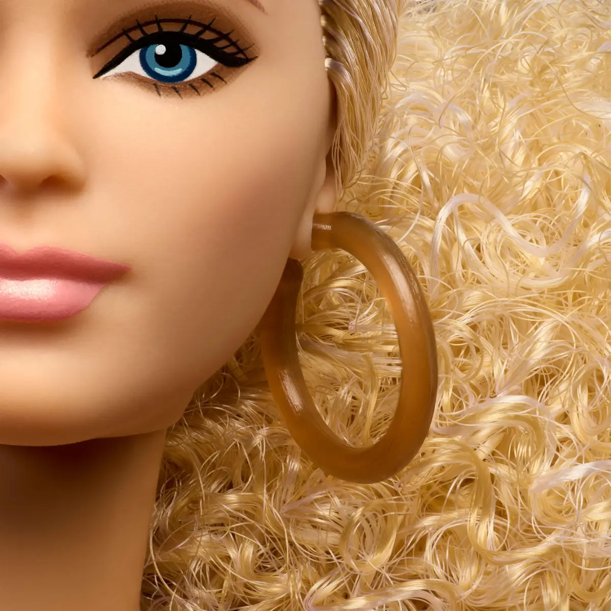 Barbie Basics Model Collector Doll 07 | Timeless Wardrobe & Poseable Body (12.6 inches) - view 4