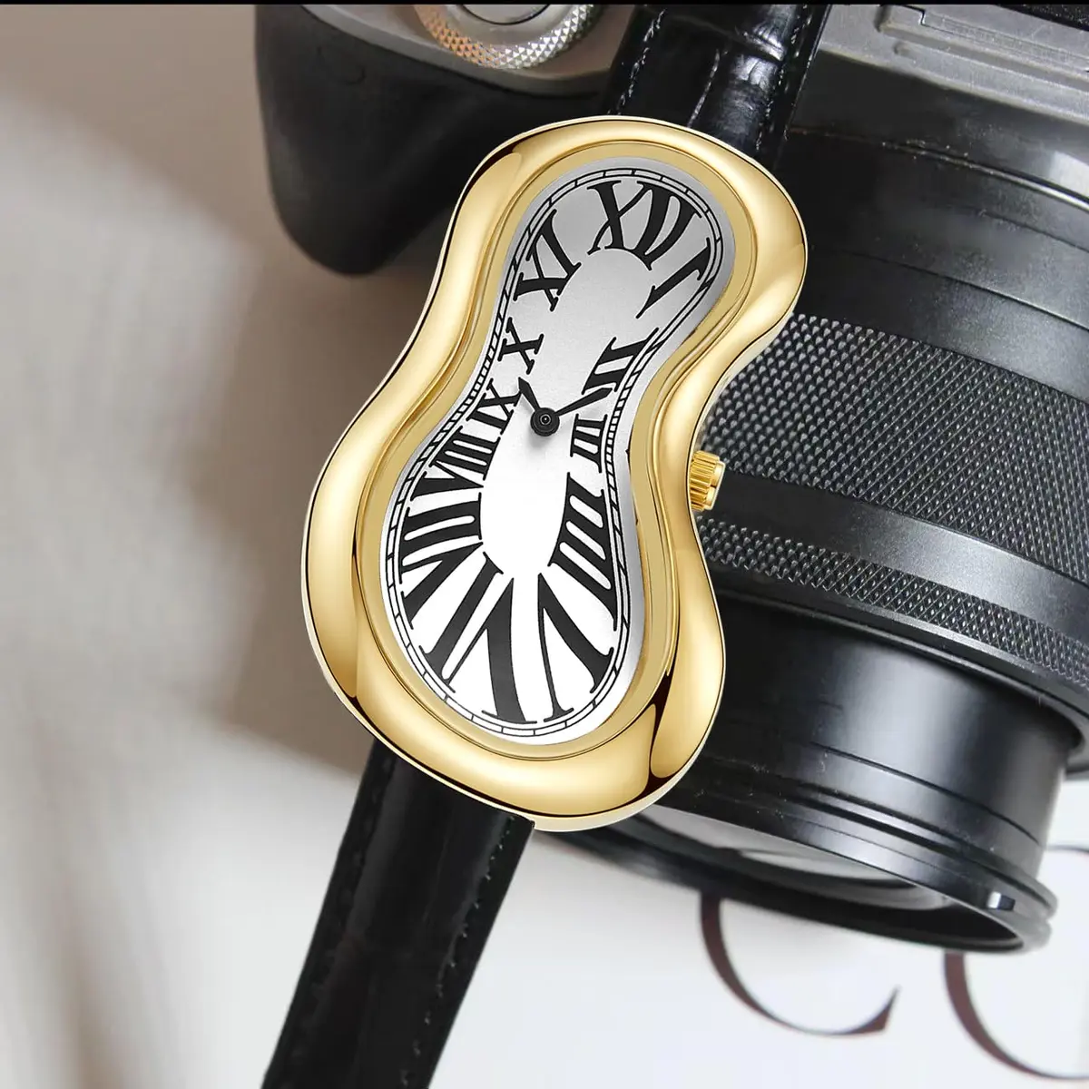 PINTIME Melting Art Stainless Steel Watch Gold | Distorted Dial Design - view 5