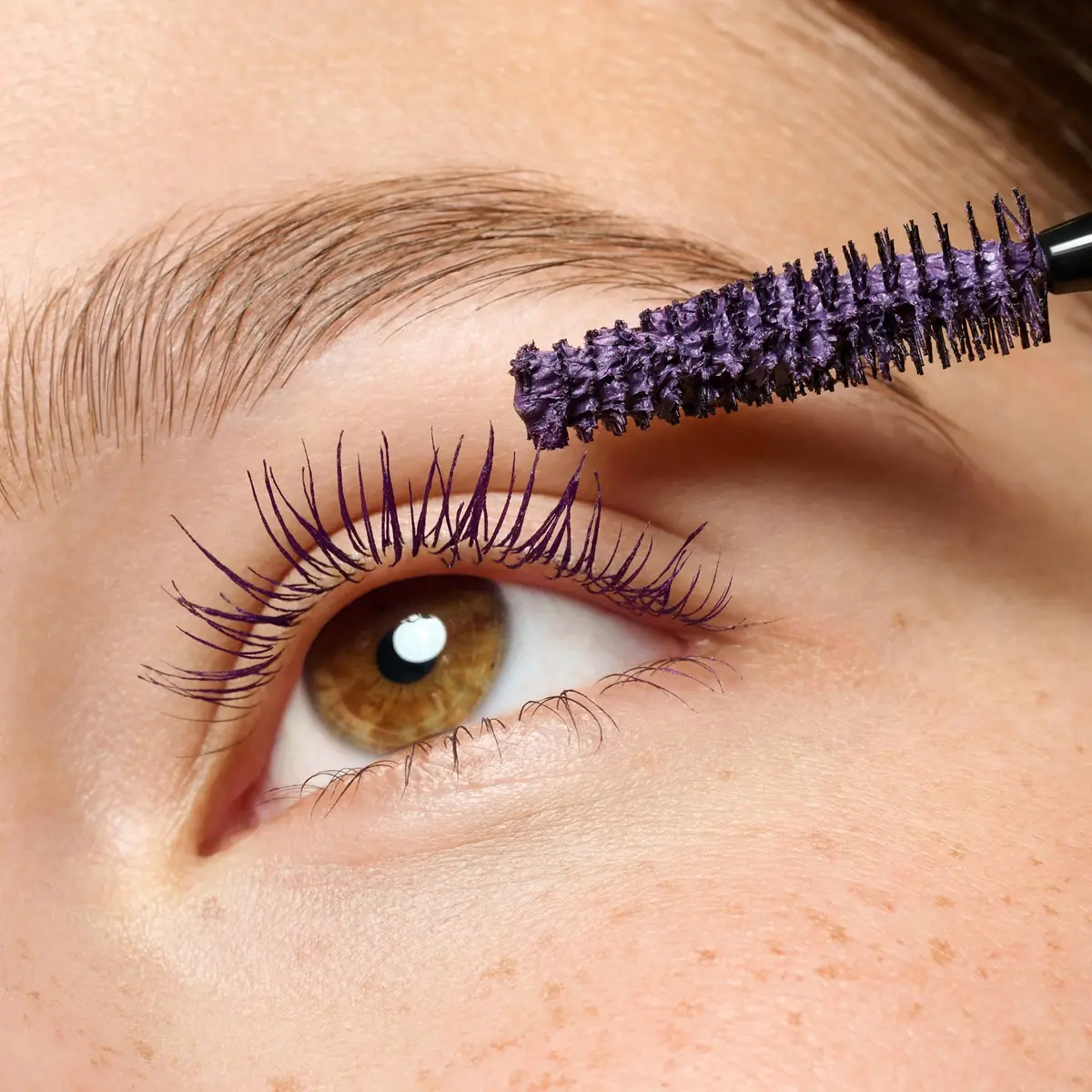 Essence Lash Princess False Lash Effect Mascara Purple | Volumizing & Lengthening Mascara with Conic Fiber Brush - view 4