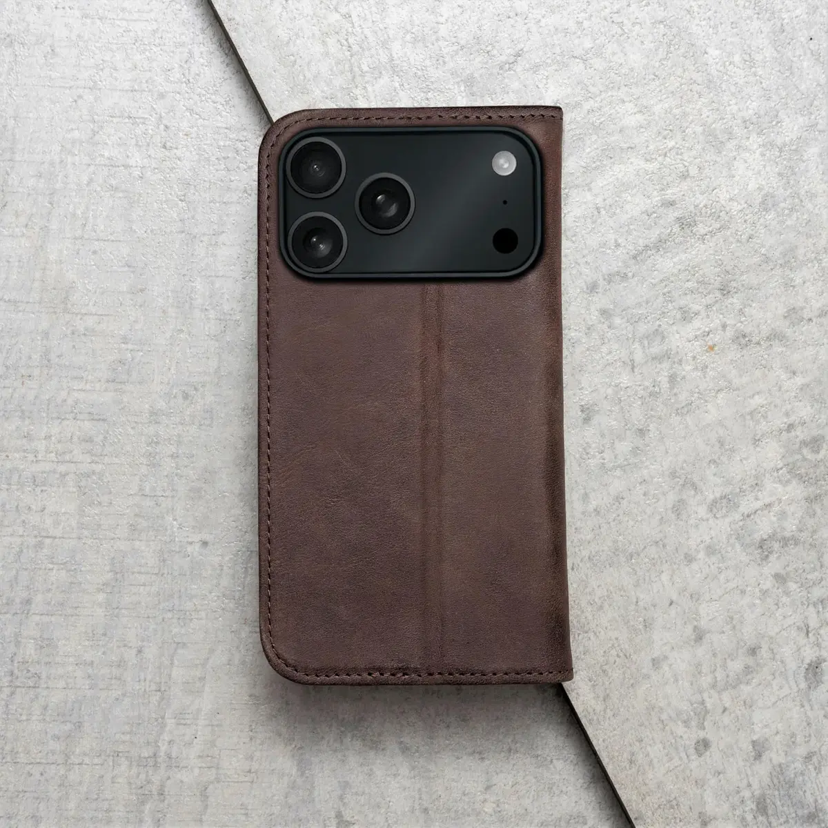 Porter Riley Leather Wallet Case for iPhone 18 Pro Max & 17 Pro Max | Genuine Leather, Card Slots & 360° Protection - view 8