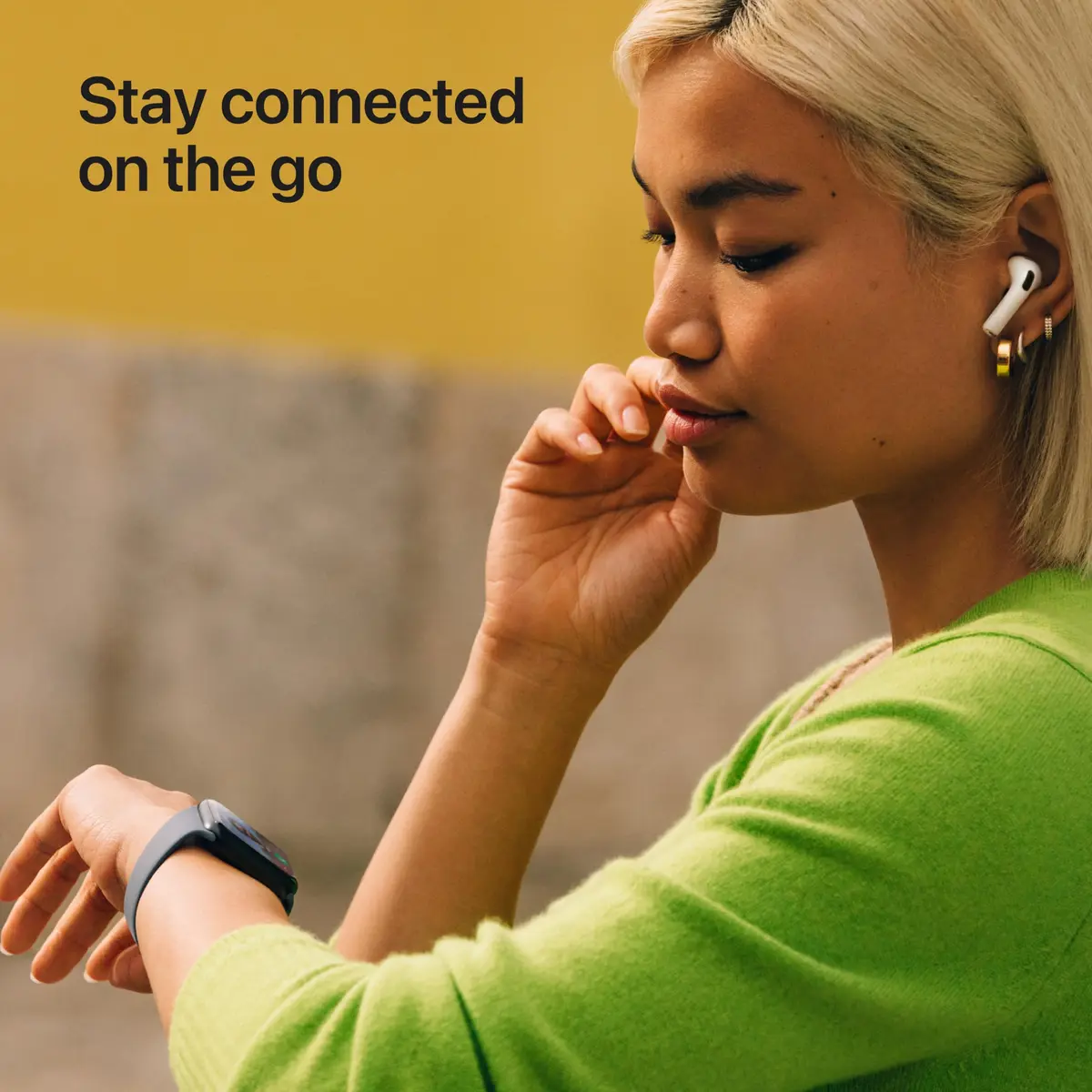 Apple Watch SE 3 GPS 40mm Starlight Aluminum Case with Sport Band | Fitness & Sleep Tracker - view 3
