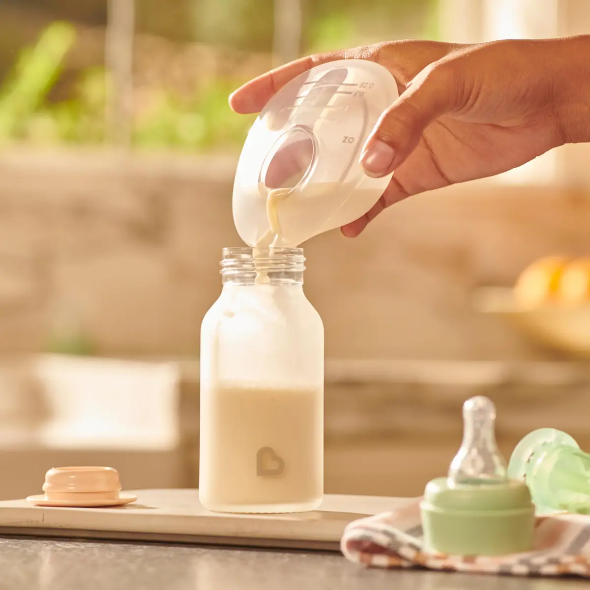 Munchkin Silicone Breast Milk Collector Cups with Storage Plug, 44ml (1.5 Fl Oz) | Discreet & Comfortable Leak Free - view 5
