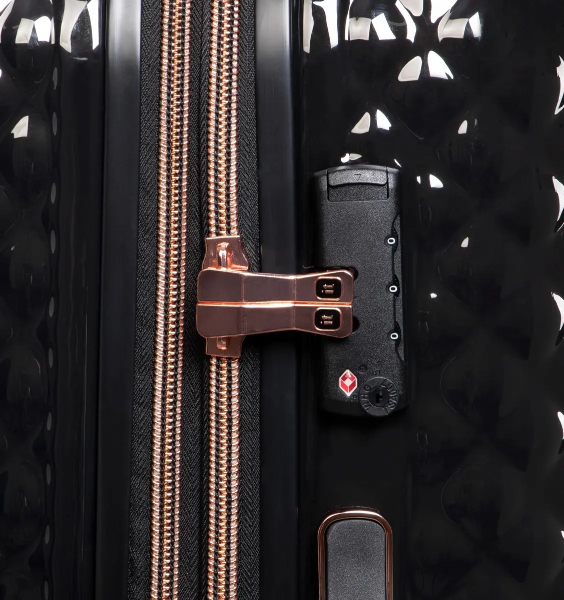 it luggage Glitzy 31" Hardside Suitcase with 8 Spinner Wheels | Impact-Resistant, Expandable, Glamorous (110c) - view 3
