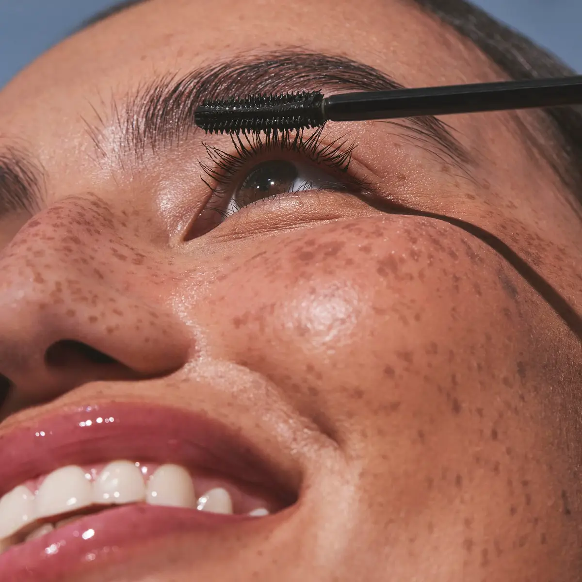 Well People Expressionist Curling Mascara, Black | Vegan, Smudge-Resistant, Curved Brush, Nourishing Plant Oils - view 7