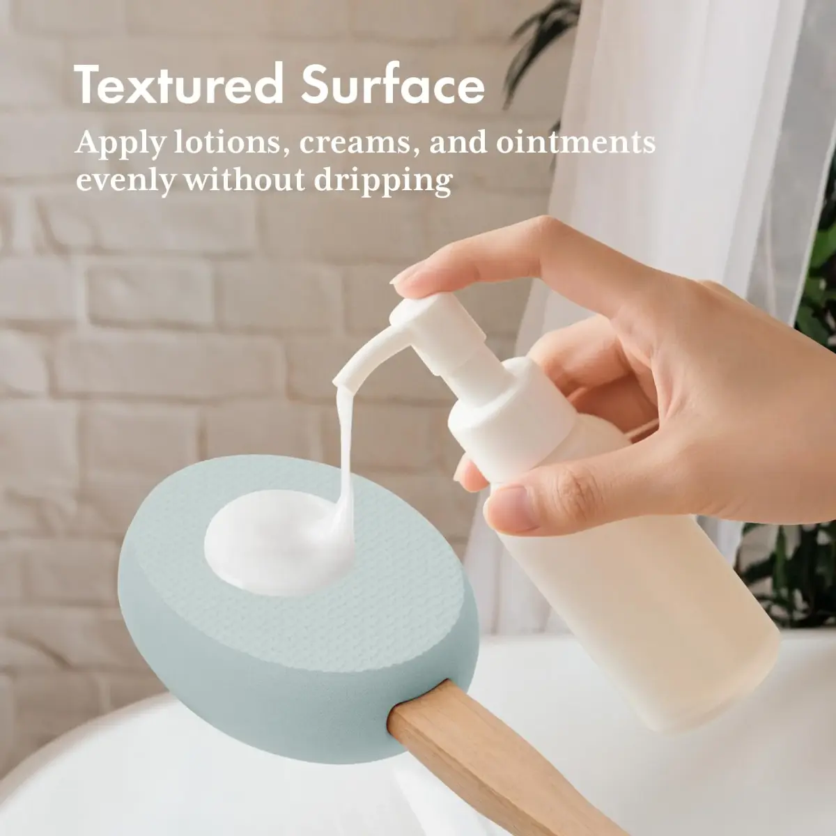 AmazerBath Lotion Applicator with 4 Replacement Pads & 17" Curved Handle | FDA Approved for Back, Feet, Sunscreen, Moisturizer - view 4