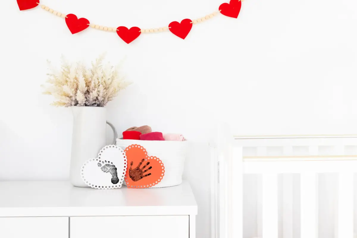 Pearhead Valentine's Day Baby Clean Touch Ink Pad Set with Heart Cards | 2.5" x 3.5" Ink Window - view 8