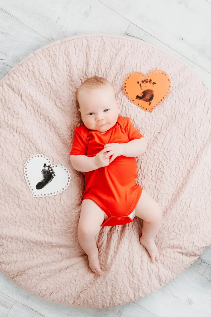 Pearhead Valentine's Day Baby Clean Touch Ink Pad Set with Heart Cards | 2.5" x 3.5" Ink Window - view 4