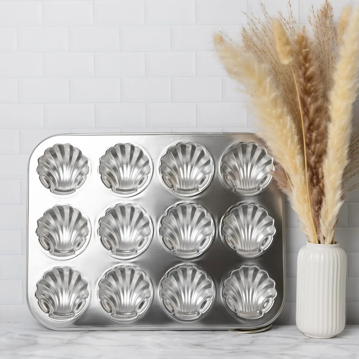 Fox Run Stainless Steel Scallop Shell Madeleine Pan, 12 French Cookie Molds | 34.1 cm x 42.2 cm x 10.5 cm - view 2