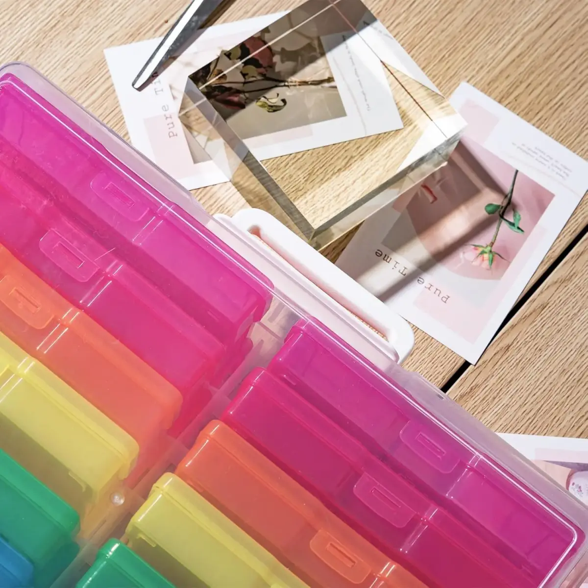 novelinks Photo Storage Box with 16 Inner Containers | 1600 Photo Capacity (Outer: 30.5x37.6x13cm, Inner: 12x17x3.1cm) - view 7
