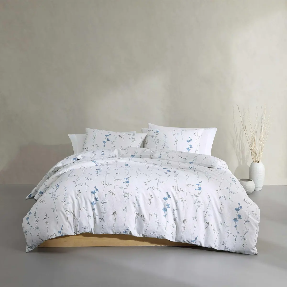 Calvin Klein Duvet Cover Set King Size | Soft Cotton, Floral Pattern, 107"W x 92"L - main product image