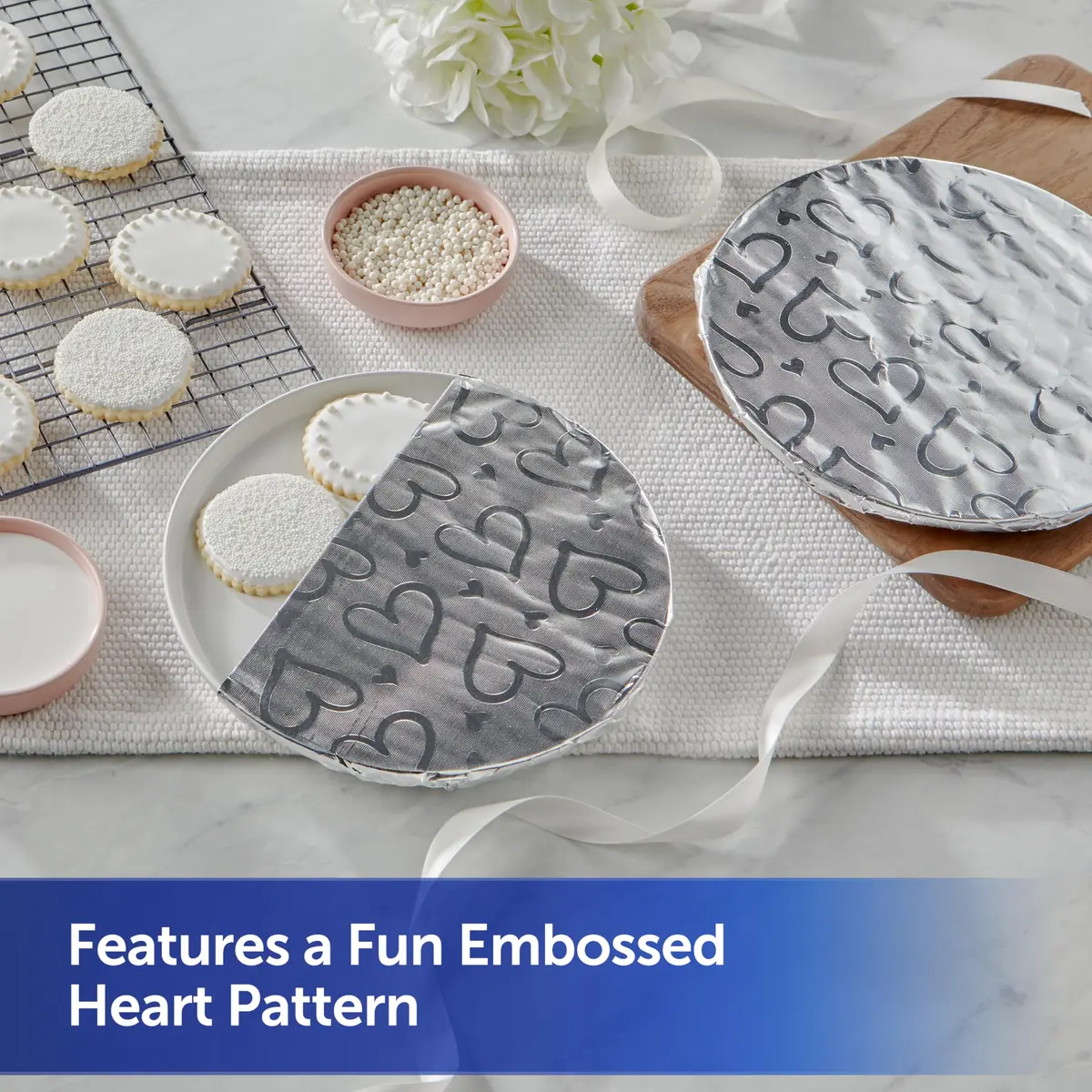 Reynolds Wrap Fun Foil Embossed Aluminum Foil Roll with Hearts, 156 g (5.5 oz) | Food Gifting & Celebrations - view 2