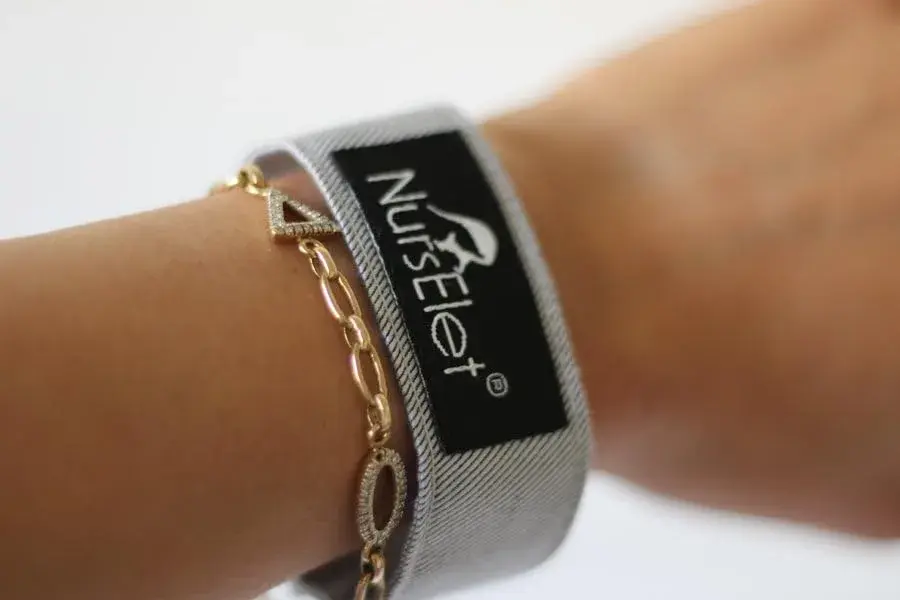 NursElet Nursing Bracelet, Hands-Free Shirt Holder Becomes Your Reminder Bracelet (Motherhood Journey - 2 Units) | BPA-Free Breast Petal - view 8