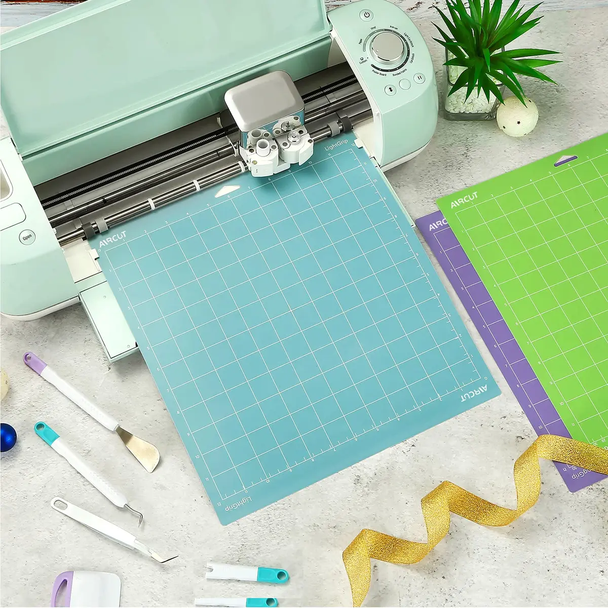 AIRCUT Green Cutting Mat for Cricut Maker & Explore Series, 30.5 x 30.5 cm (12 x 12 inch) 3-Pack | Standard Grip Adhesive Mats for Vinyl, Paper, Cardstock - view 2