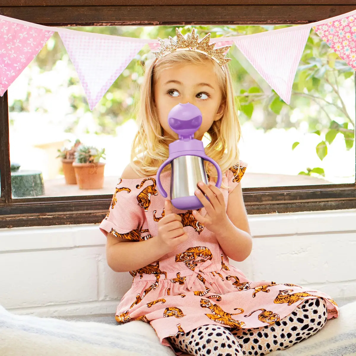 Munchkin Cool Cat Sippy Cup with Straw for Toddlers, Stainless Steel Straw Cup, Purple, 237ml (8 oz) Pack of 12 | Insulated & Spill-Proof - view 4