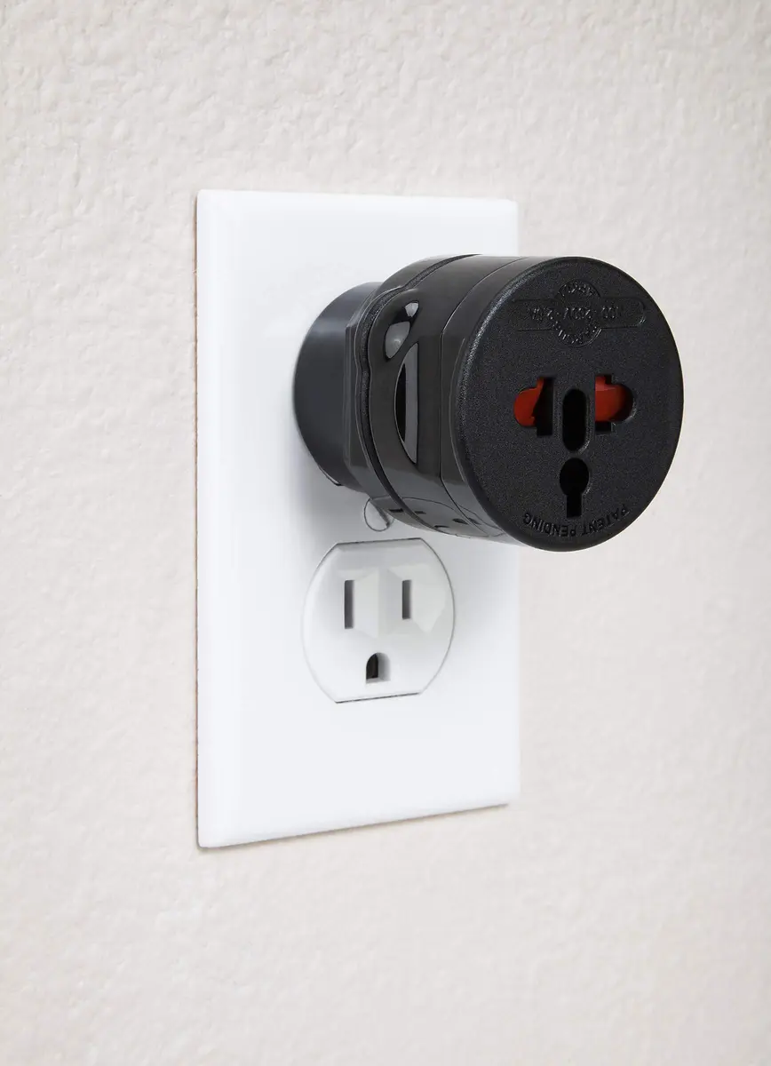 Targus Universal Travel Adapter, International Plug Adapter, Compact & Safe for Worldwide Use - view 10